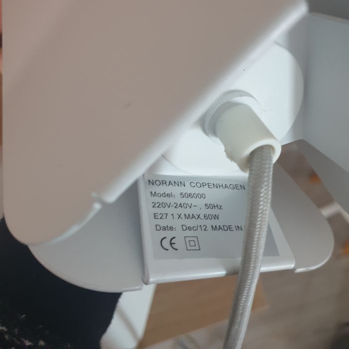 Norann copenhagen Lampka nocna stołowa metal biała