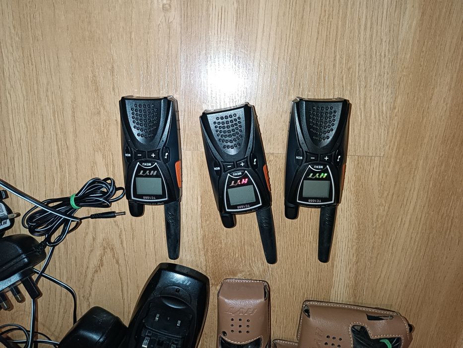 Zestaw 3x Krótkofalówki HYT TC-1688 | Profesjonalne PMR + Akcesoria