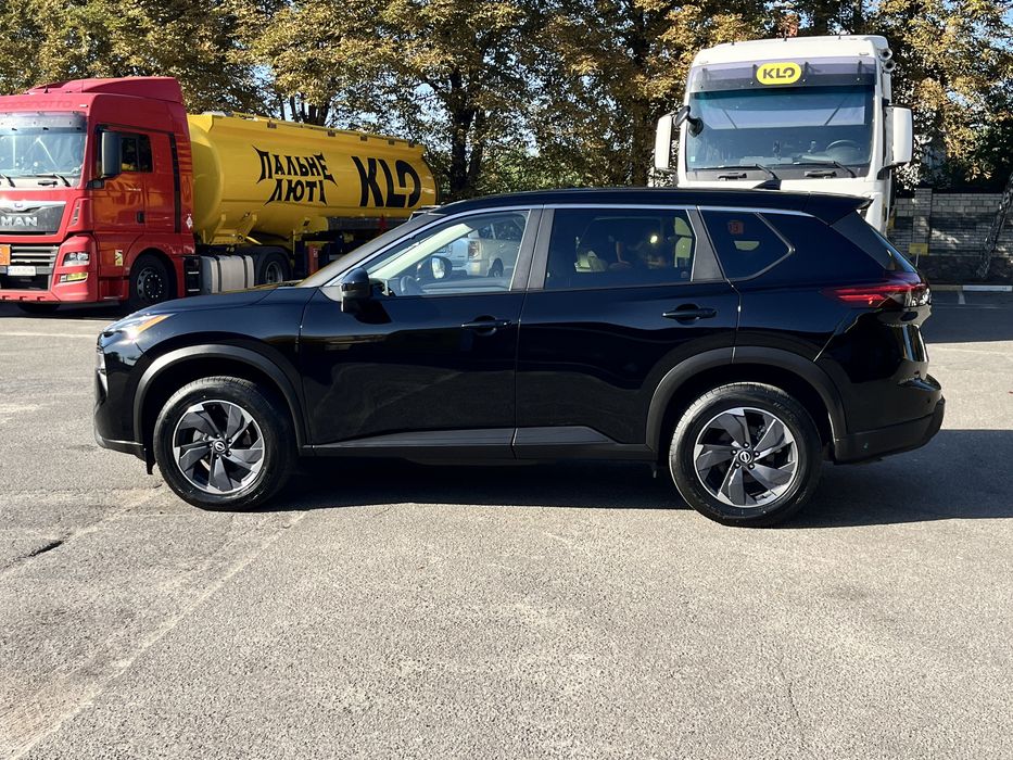 Nissan Rogue SV awd 2025p гарний стан авто