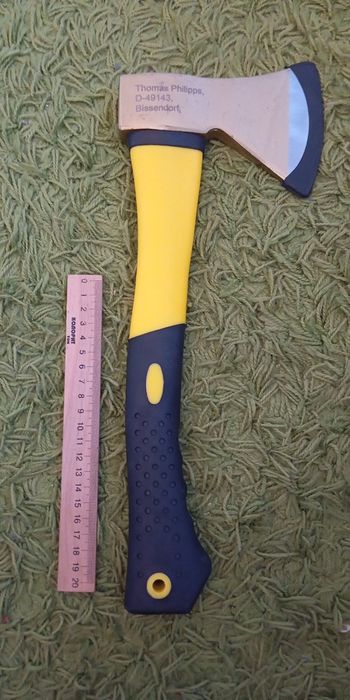 Топор. Цельнокованный. Клеймо. Лёгкий. Отлично рубит. Германия