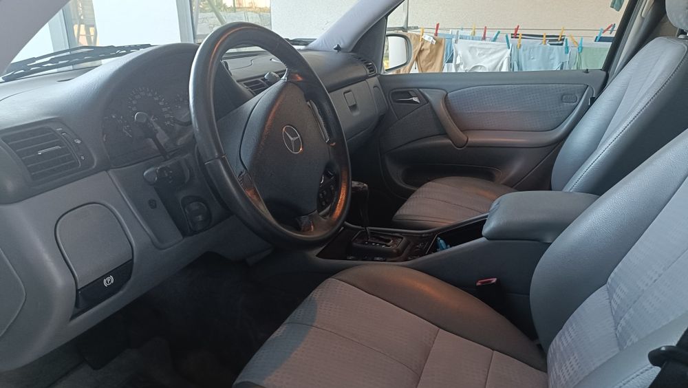 Mercedes-Benz ML 270 CDI (2002) – Estimado Familiar, Teto Abrir e Som Pioneer/Alpine