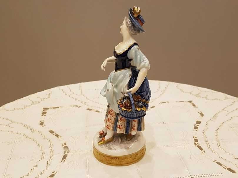 Figurka "Kobieta z koszem kwiatów", porcelana Turyngia.