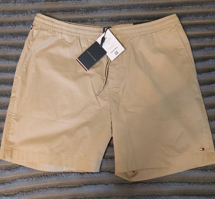 Spodenki Tommy Hilfiger XL nowe.