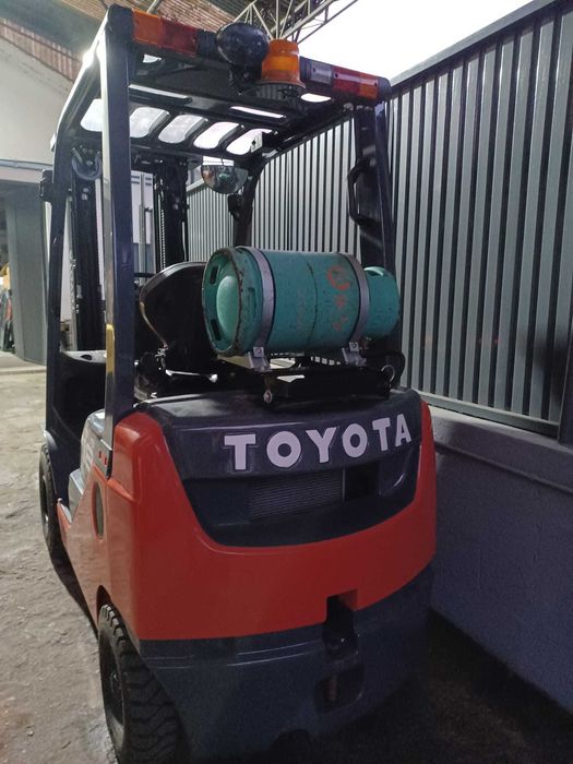 Empilhador Toyota 06-8FG18-F (HST)