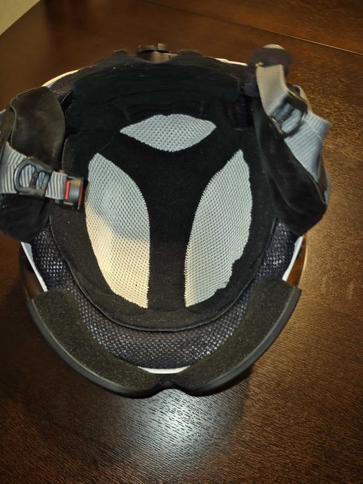 Buty narciarskie damskie 25.5 i kask UVEX z szybą 60-61