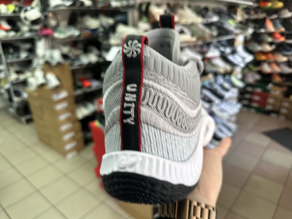 кросівки Nike Cosmic Unity 3 ( РОЗМІР 43 )