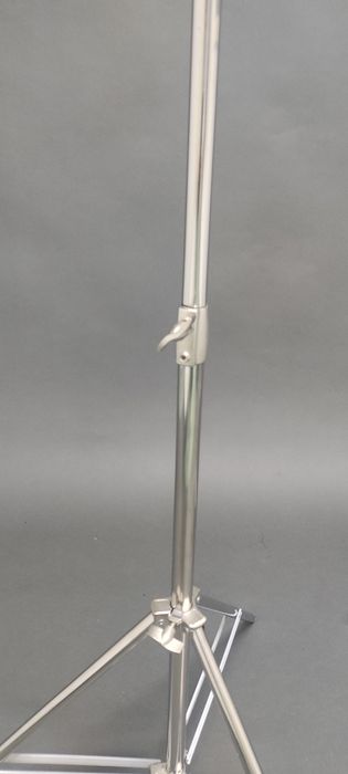 2 Tripés novos metalizados