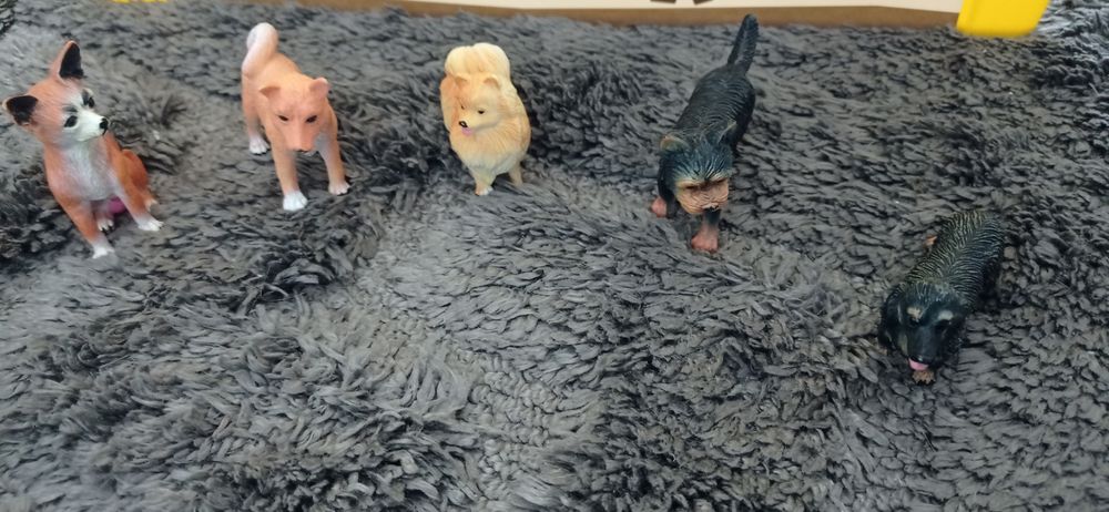 Колекція іграшок динозаври та тварини