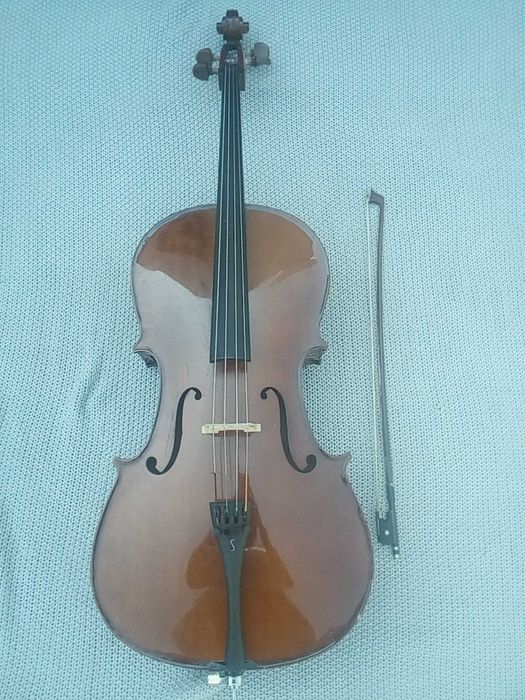 Violoncelo  Stentor 1/2 com capa e arco. Modelo I