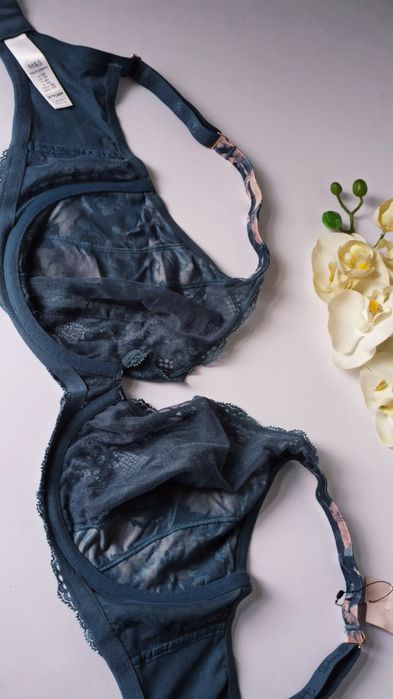 Шелковый бюстгальтер с кружевной отделкой lunaria от marks & spencer.