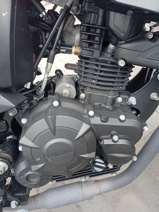 motor Yamaha 125 cm