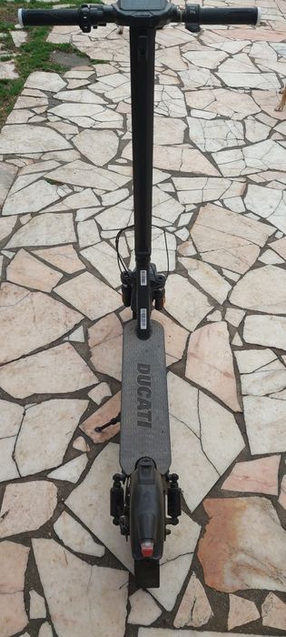 VENDO TROTINETE DUCATI  ate  40km de Autonomia