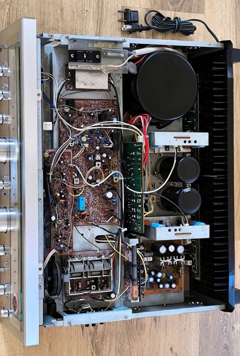 Sansui G-8700 DB