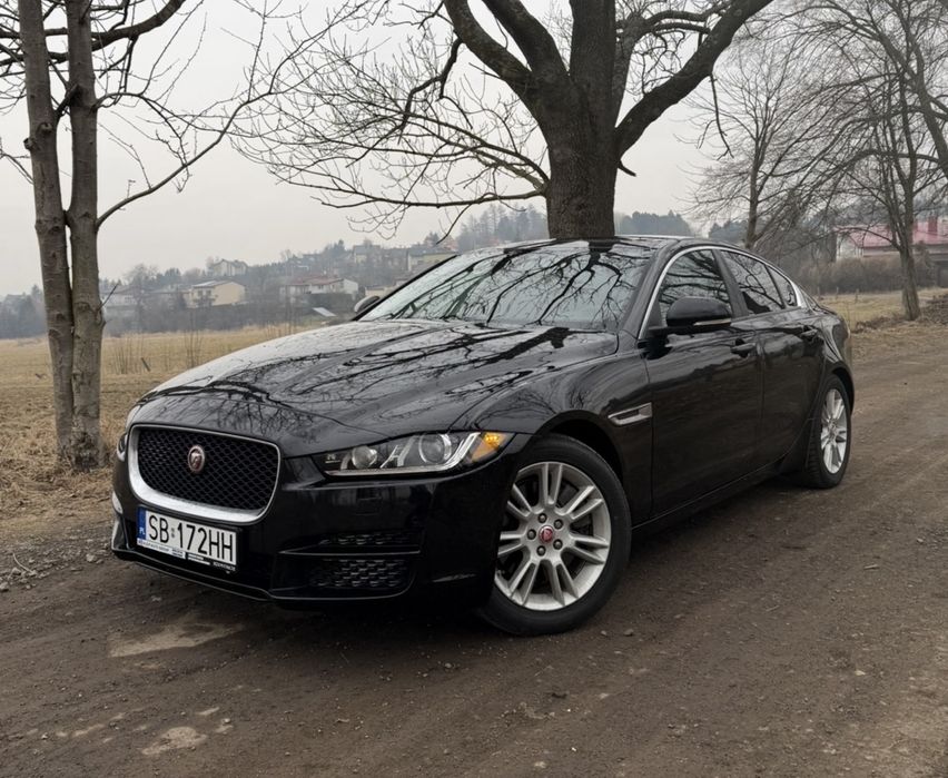 JAGUAR XE 2.0T benzyna 240 km 2017r PREMIUM MERIDIAN Panorama