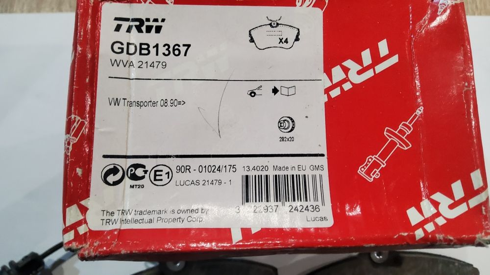 VW T4 Колодки гальмівні передні (+ Датчик) TRW GDB 1367