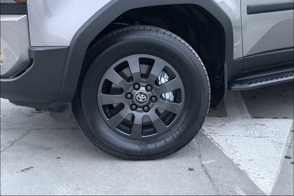 Toyota Land Cruiser Prado 2024