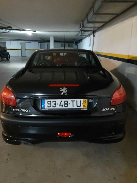 Peugeot 206 CC, preto, em bom estado.
