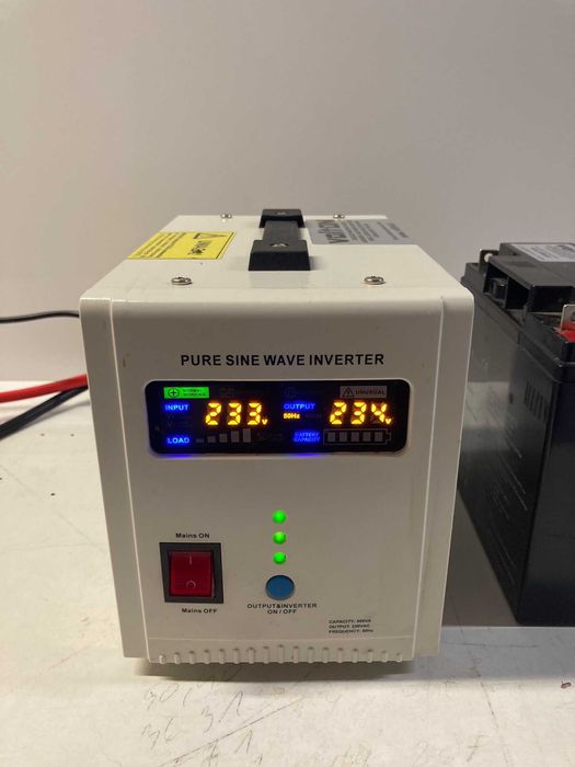 Zasilacz awaryjny UPS z akumulatorem