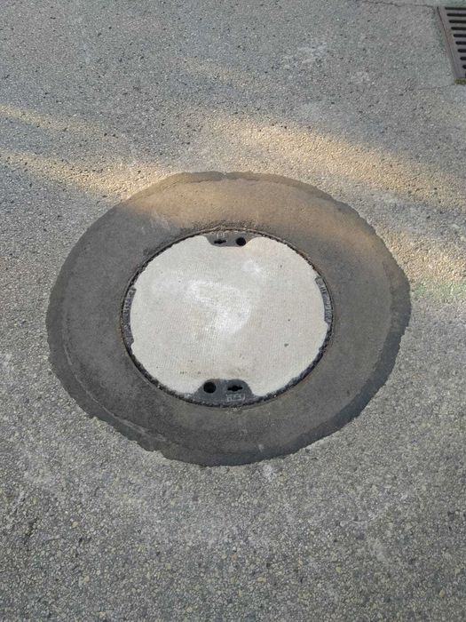 Asfaltowanie naprawa nawierzchni łatanie dziur regulacja studni włazów