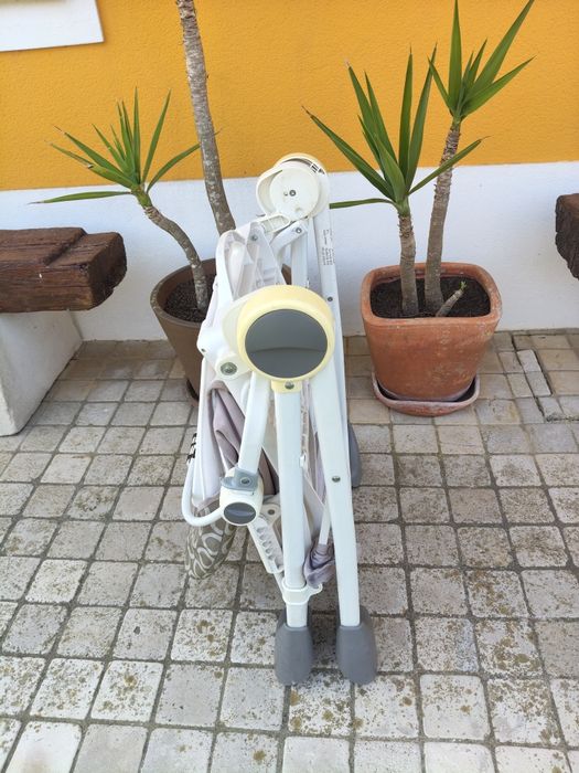 Ofereço Cadeira Chicco