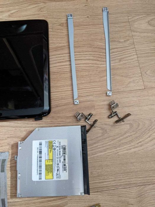 Ноутбук Samsung RV508 15.6" на деталі