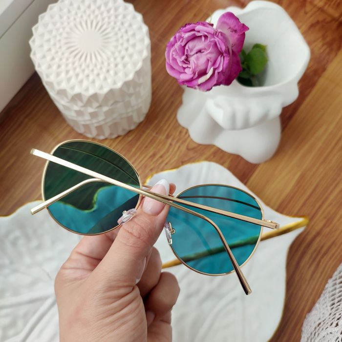 Стильні жіночі окуляри в металічний оправі