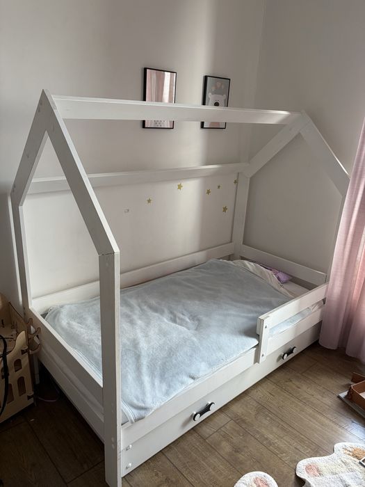 Łóżko dziecięce DOMEK Interbeds 80×160 z materacem i szufladą – białe