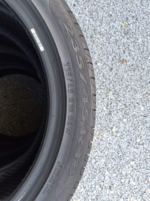 Opony letnie Pirelli Cinturato P7 ,4 sztuki 235/45/18