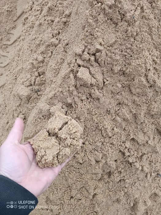 Цемент м 550 отличного качества 
Песок речной 500 грн
Песок беляевский