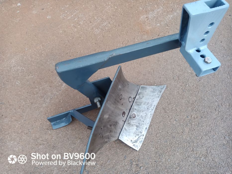 Плуги до мотоблоків.