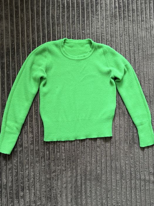 Светр зелений зимовий