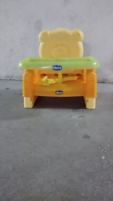 Cadeira de bebé para viagem (refeições)