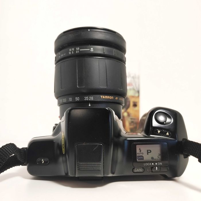 MINOLTA 5000i z obiektywem 28-200 mm 1:3,8-5,6 karta A/S  Na początek