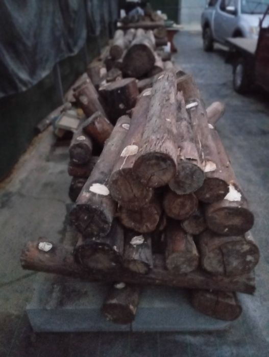 LENHA (tonelada) para queimar na Lareira  ou Salamandra ou Forno......