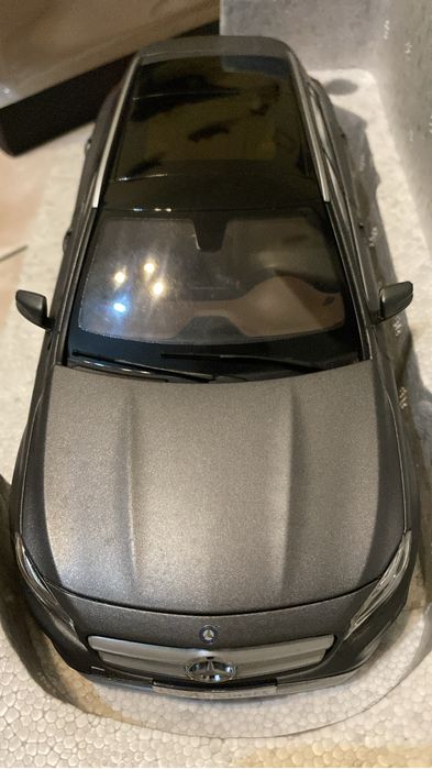 Miniatura Mercedes e Fiat
