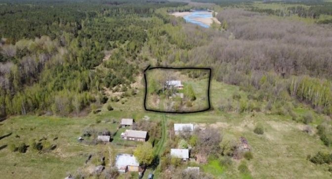 Будинок біля лісу та озера. Гута Ткачова.