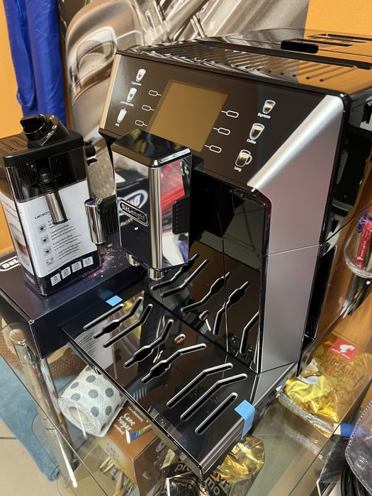 Ekspres do kawy Delonghi PrimaDonna Class wysoki model