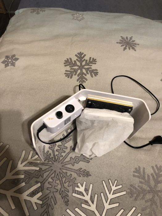 Продам вытяжку манекюрную, б/у.