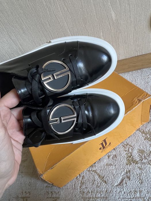 Новые кеды кожаные 40