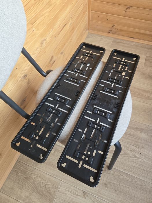 Автомобільні рамки Red Hill Fixer