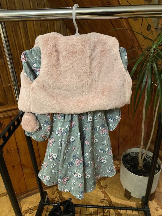 Сукня на 4/5 років в ідеальному стані