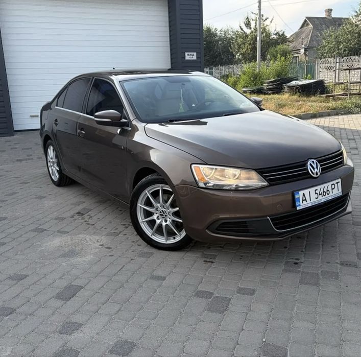 Продам Volkswagen Jetta VI 2013 2.0 tdi