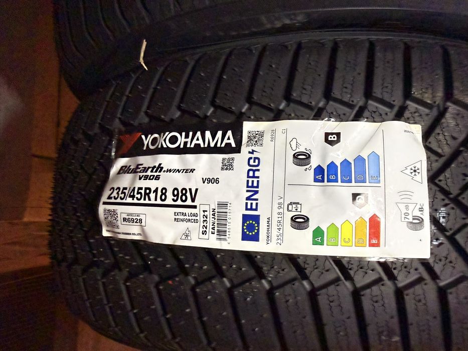 Opony zimowe  Yokohama BlueEarth 235/45R18