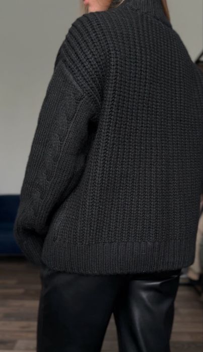 Розпродаж чорні теплі светри від h&m та zara