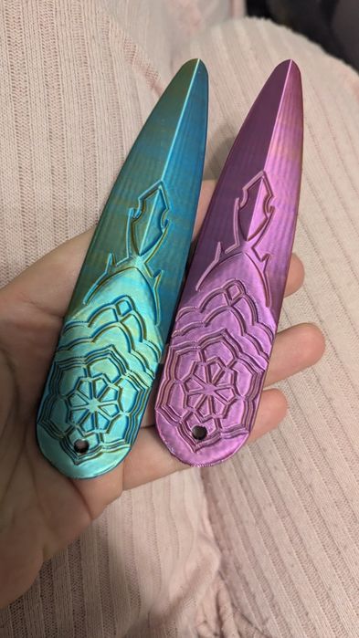 K-pop мисливці на демонів зброя