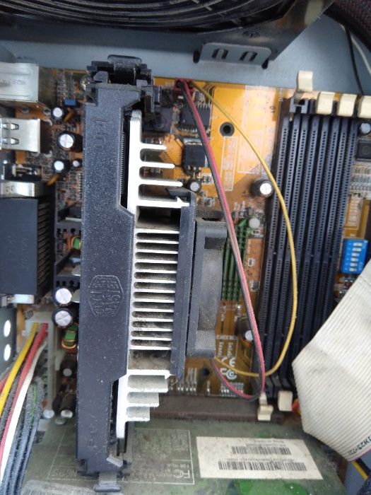 Computador Pentium antigo