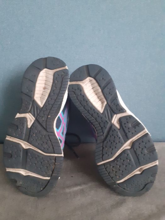 Buty sportowe asics Roz 33