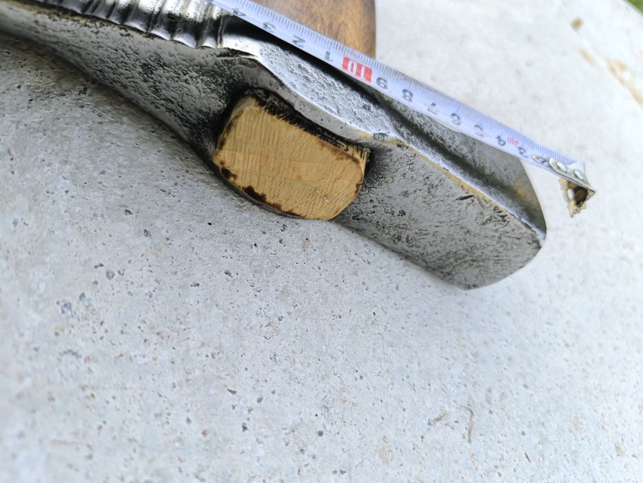 Топор сокира , колун  кована