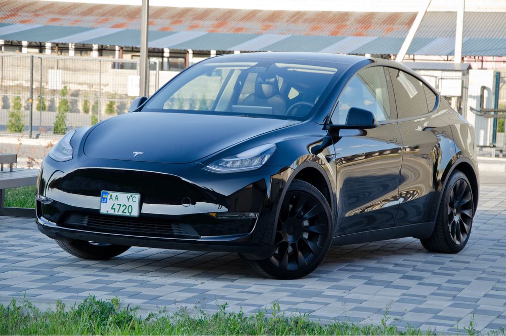 Продам Tesla Model Y