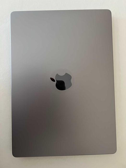 MacBook Pro M2 16GB 1TB